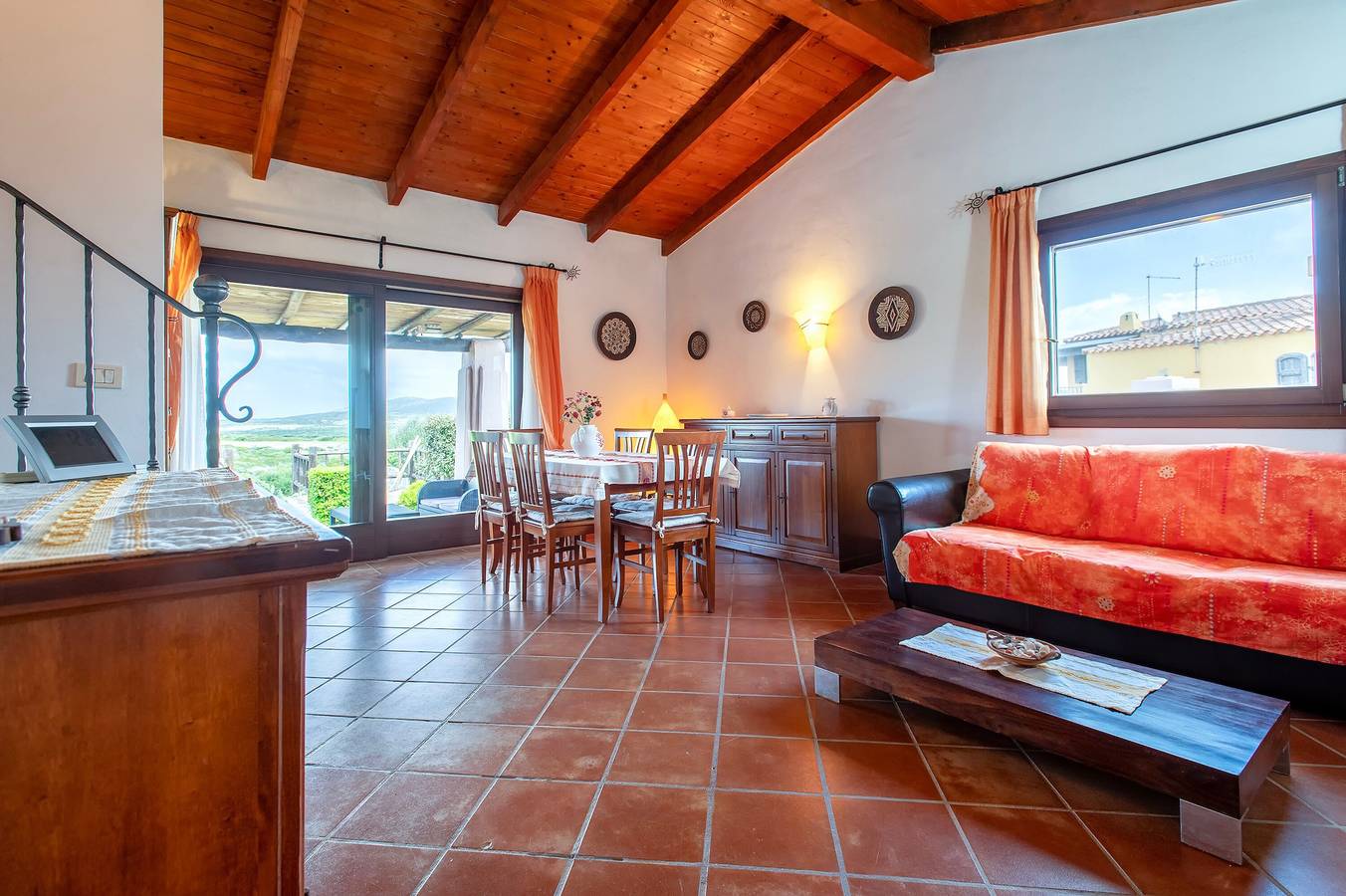 Villa 'Sofia' with Mountain View, Wi-Fi and Air Conditioning in Stagno di Casaraccio, Punta De Su Turrione