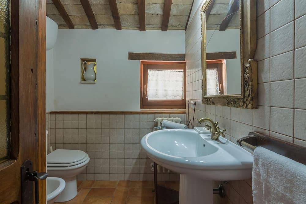 Casa Infinito 4 - Two Bedroom Villa, Sleeps 4 in Mogliano, Provincie Macerata