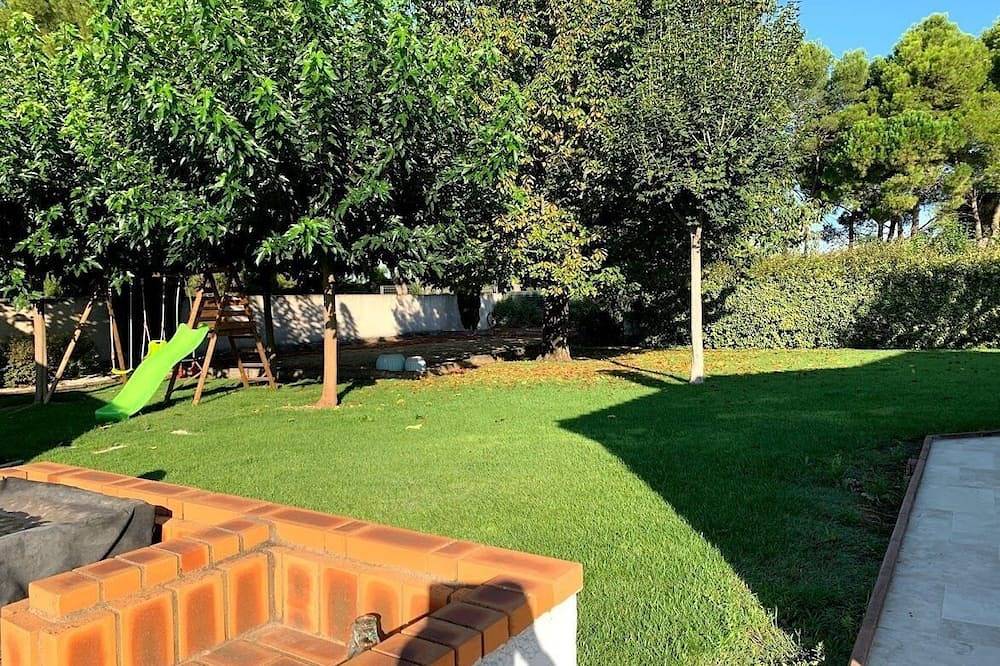 Large 200 m² family villa, ideal for families and groups of friends in Montbazin, Côte d'Améthyste