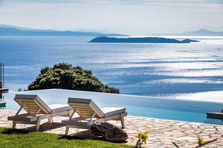 Villa pour 10 personnes, avec jardin ainsi que vue sur l’océan et piscine dans Skopelos