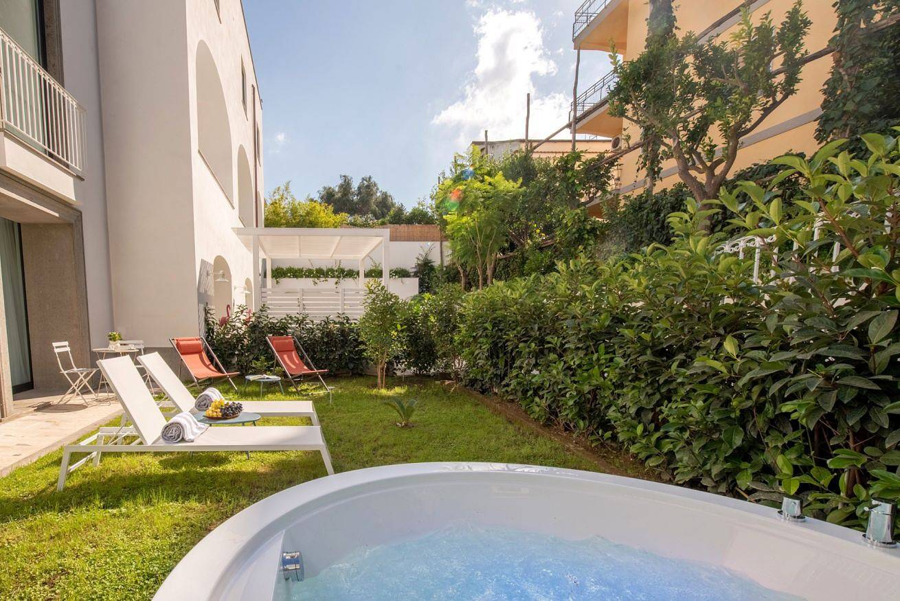 Appartamento intero, Appartamento vacanze per 3 persone con giardino in Sant'Agnello, Sorrento Coast
