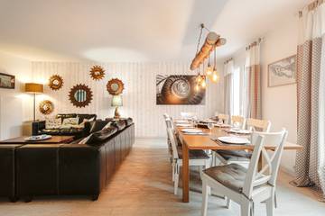 Vacation Rental for 8 Guests in Le Bois-Plage-en-Ré, Côte des Fleurs, Picture 4