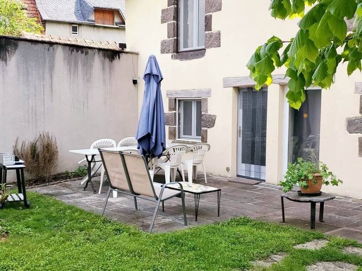 Gîte pour 6 personnes, avec jardin dans Région de Besse-et-Saint-Anastaise - 2