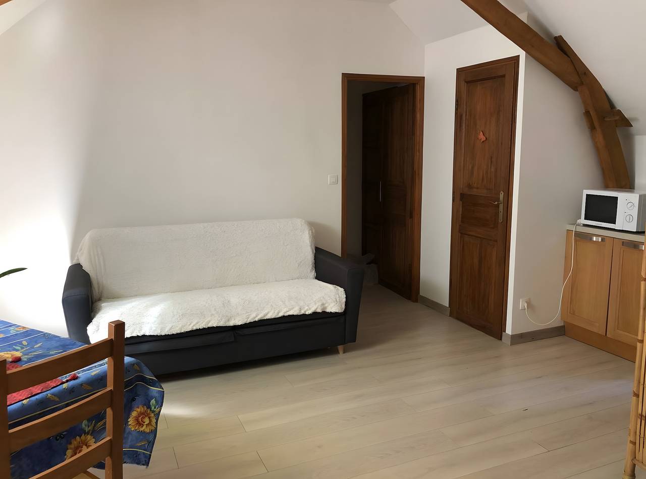 Apartamento entero, Apartamento 'À L'Aujardière' con Jardín Compartido y Wi-Fi in Durtal, Angers region