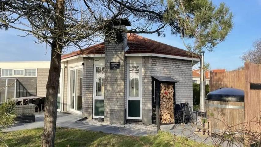 Vakantiehuis voor 7 personen, with sauna and tuin as well as whirlpool, met huisdier in Hollum