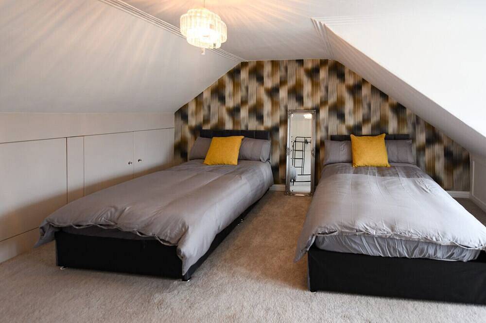 Ayrbados - 4 Bedroom Townhouse in Ayr, Firth Of Clyde