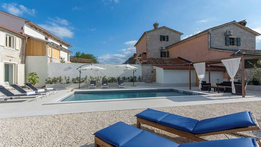 Villa pour 8 personnes, avec piscine ainsi que terrasse et jardin, animaux acceptés à Selina - 4