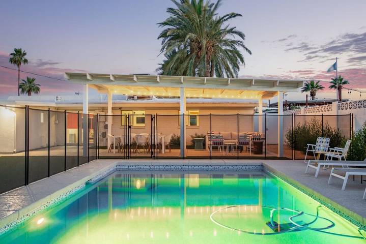 Holiday home for 8 people, with garden and balcony, child-friendly in Phoenix