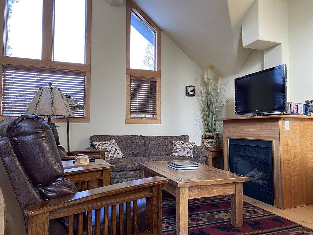 Ganze Wohnung, Frühlingsskifahren im April Nur $ 250 / nt 2 Br 2 Ba, Whirlpool, Deck, 1/2 Mi Stadt / Lift! in Arapaho and Roosevelt National Forests