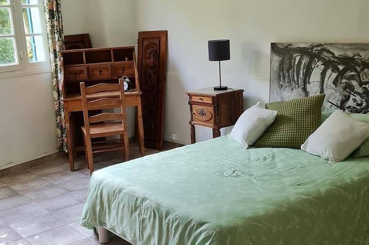 Gîte pour 3 personnes, avec jardin et jacuzzi à Saints - 2