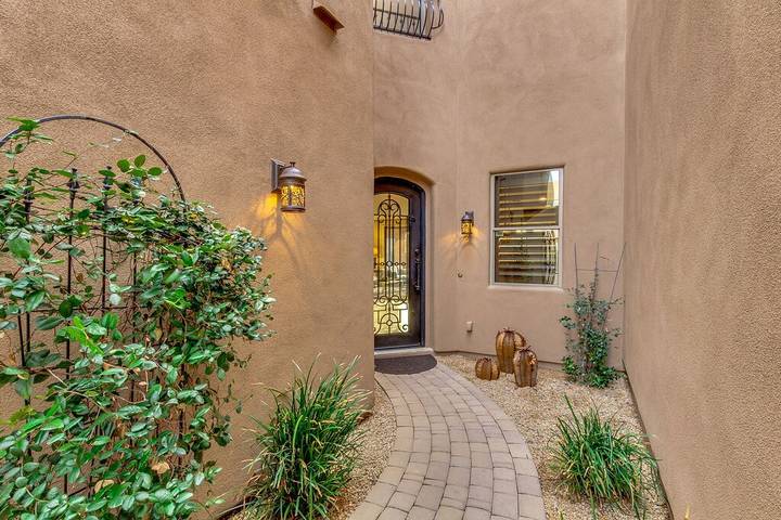 Vacation rental for 6 people, with pool and balcony in Cave Creek