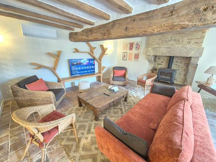 Gîte pour 8 personnes, avec jardin ainsi que terrasse et jacuzzi à Saint-Paul-en-Pareds - 2