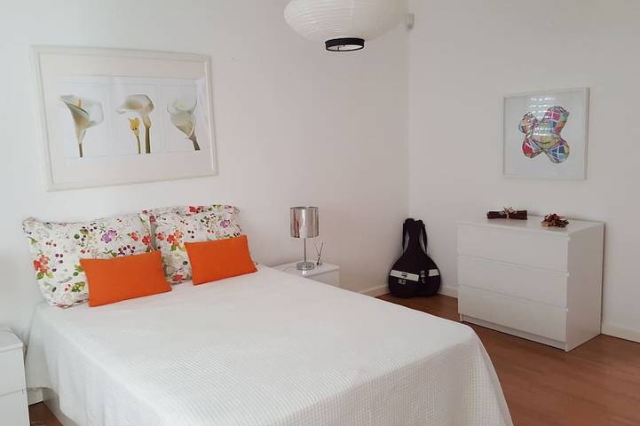Villa Luz, mit 7 Schlafzimmern, 7 Wc, Schwimmbad, schöner Garten, in der Nähe von Golf und Strände in Vilamoura, Quarteira