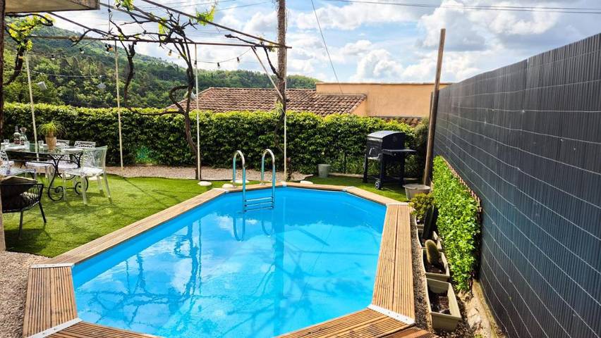Location de vacances pour 8 personnes, avec jardin ainsi que piscine et balcon à Bendejun - 3