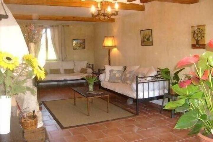 Maison de campagne pour 8 personnes, avec terrasse ainsi que piscine et jardin à Sarrians - 2