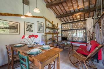 Gîte pour 4 personnes, avec jardin et terrasse, animaux acceptés à Radicondoli