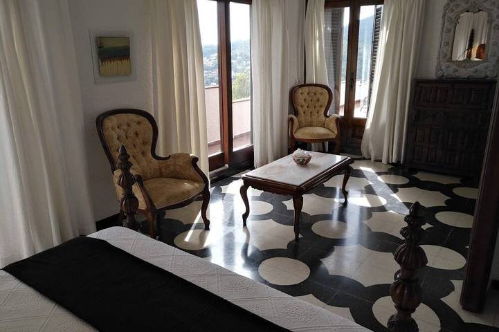 Location de vacances pour 10 personnes, avec terrasse et jardin à Vall-llobrega - 4