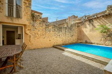 Gîte pour 8 personnes, avec piscine et terrasse à Bizanet