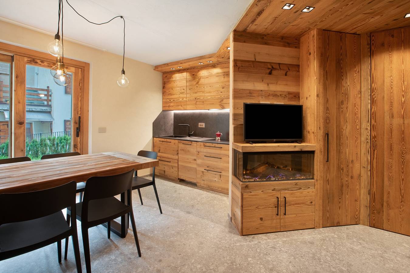 Ferienwohnung 'Rododendro' mit Bergblick, Privatem Garten und Wi-Fi in Isolaccia, Valdidentro