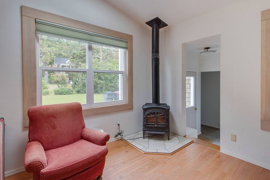 Charmanter hundefreundlicher Handwerker mit Holzofen; in der Nähe von Park & Gearhart! in Gearhart, Clatsop County