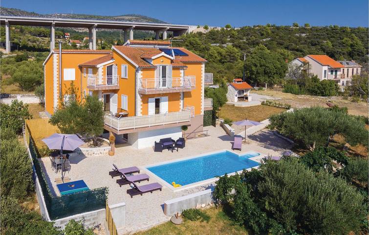 Ferienwohnung für 5 Personen in Sibenik