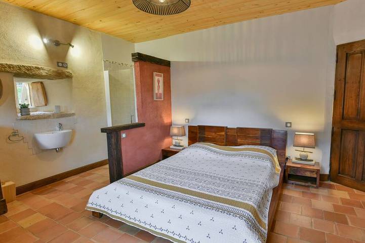 Location de vacances pour 8 personnes, avec jardin, animaux acceptés à Mazeyrolles - 2