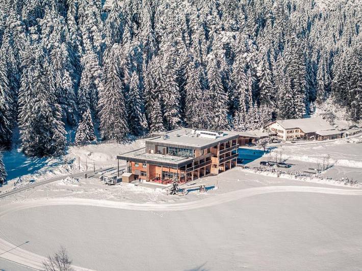 Hotel für 4 Personen, mit Balkon und Terrasse sowie Garten und Sauna in Elmen