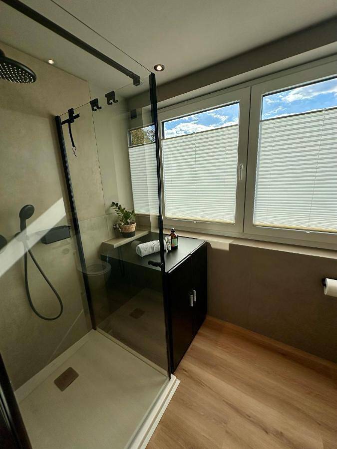 Ferienwohnung für 6 Personen, mit Ausblick und Seeblick sowie Balkon, mit Haustier in Hattingen - 4