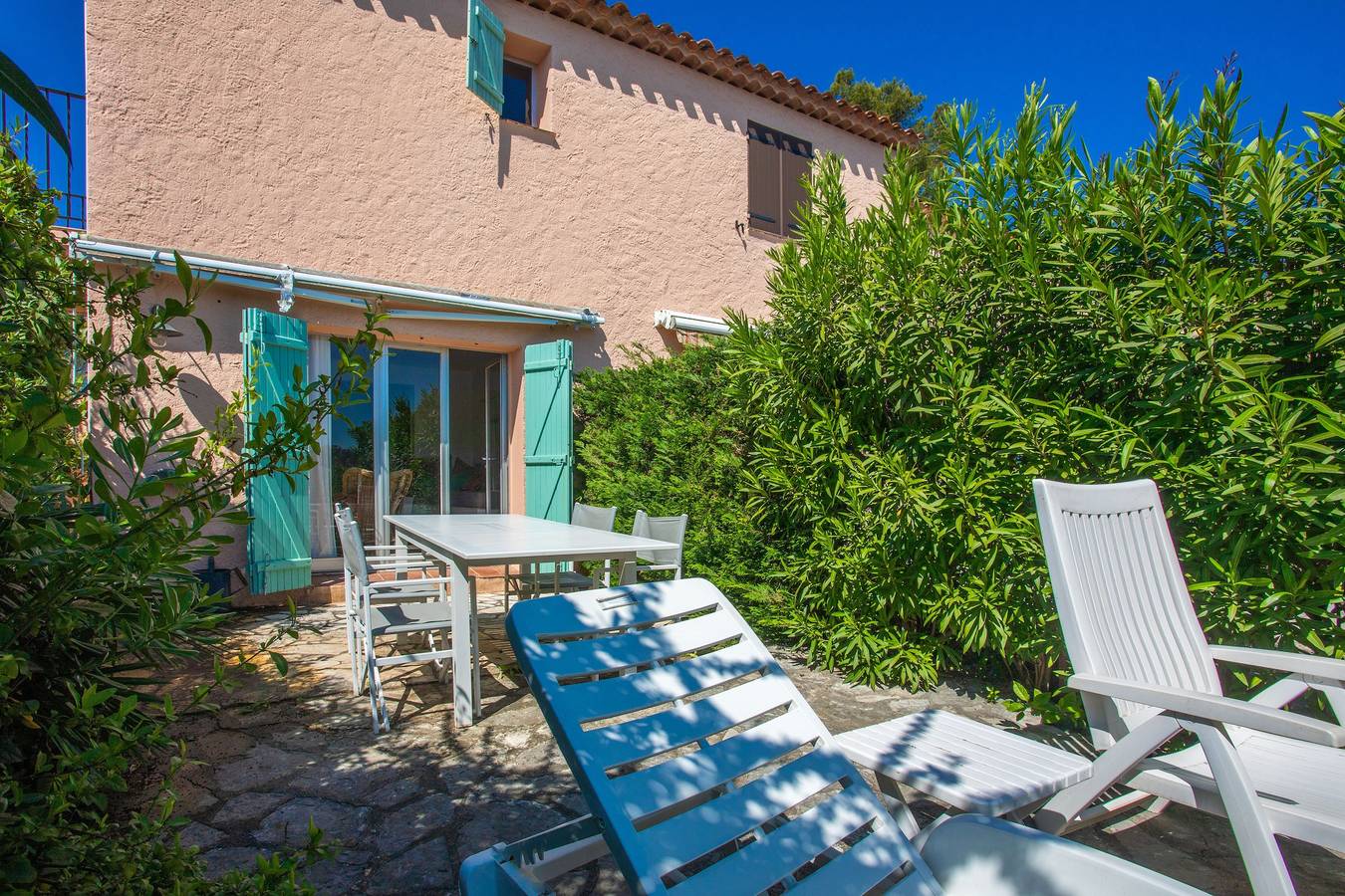 Holiday Home 'Maison De Gathen' with Sea View, Shared Pool and Air Conditioning in Cavalaire-sur-Mer, Mediterranean Coast (France)