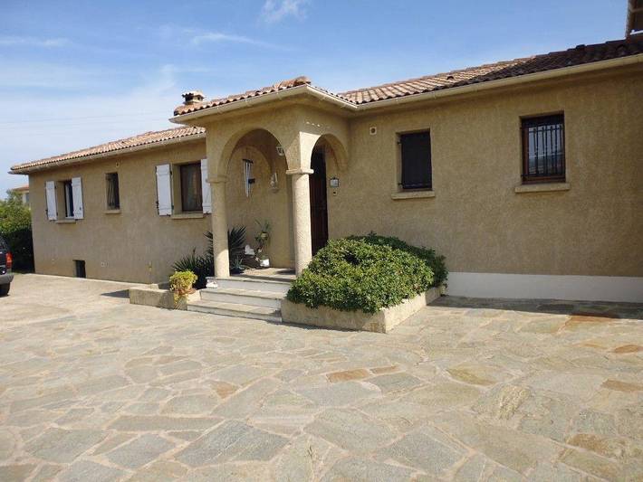 Location de vacances pour 6 personnes, avec terrasse et jardin à Sorbo-Ocagnano - 3