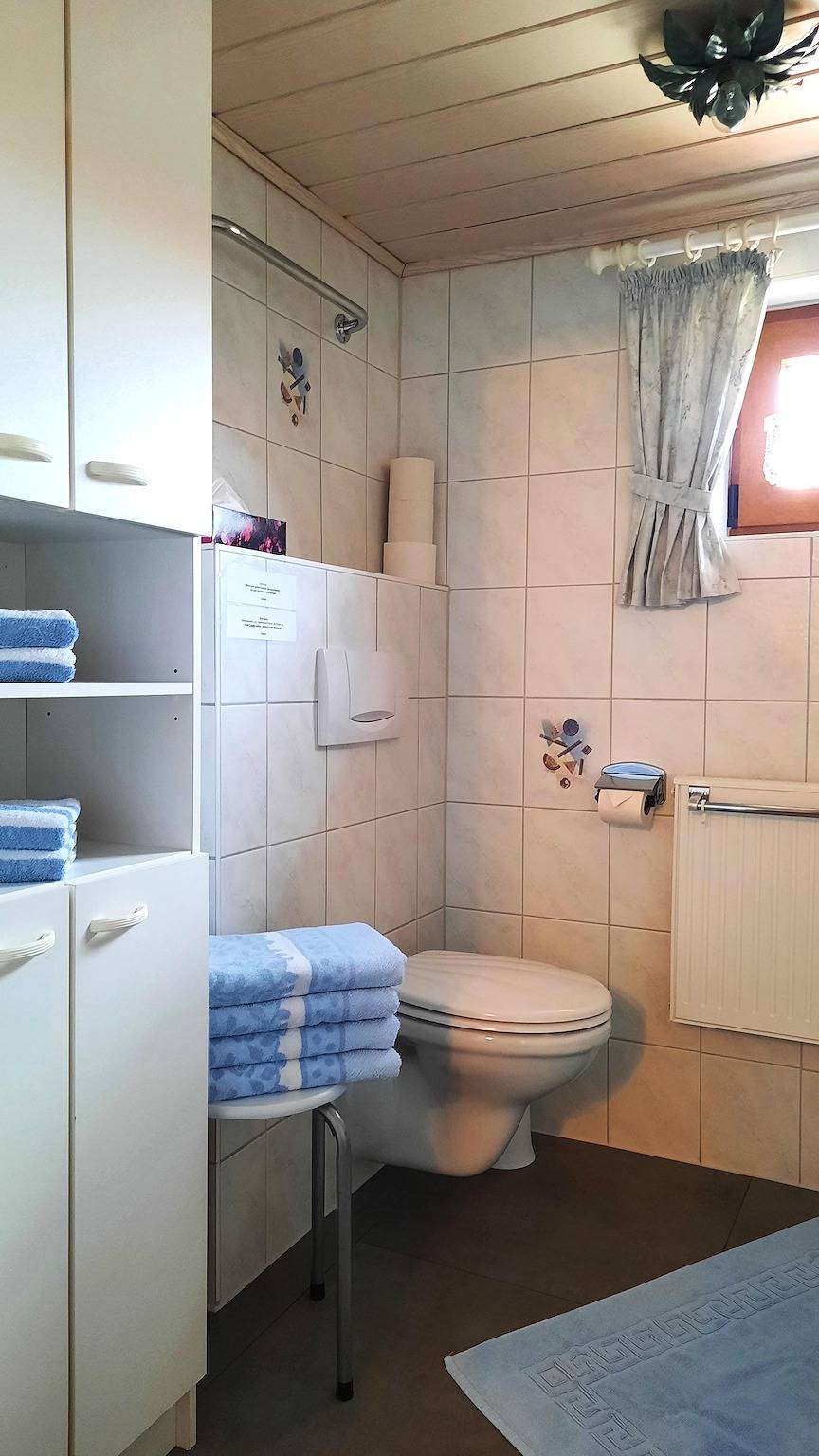 Ganze Ferienwohnung, Ferienwohnung Freyber/2 Schlafräume/Dusche,Wc in Seeg, Bayerisch Schwaben
