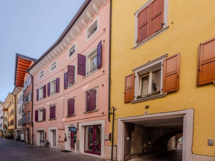 Ferienwohnung für 4 Personen, mit Balkon und Terrasse in Arco