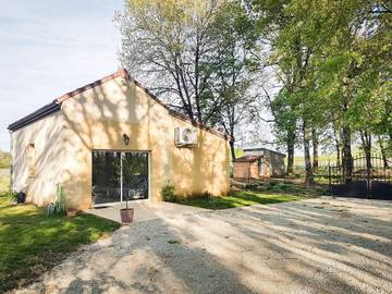 Maison de vacances pour 2 personnes, avec terrasse ainsi que jardin et vue dans le Lot