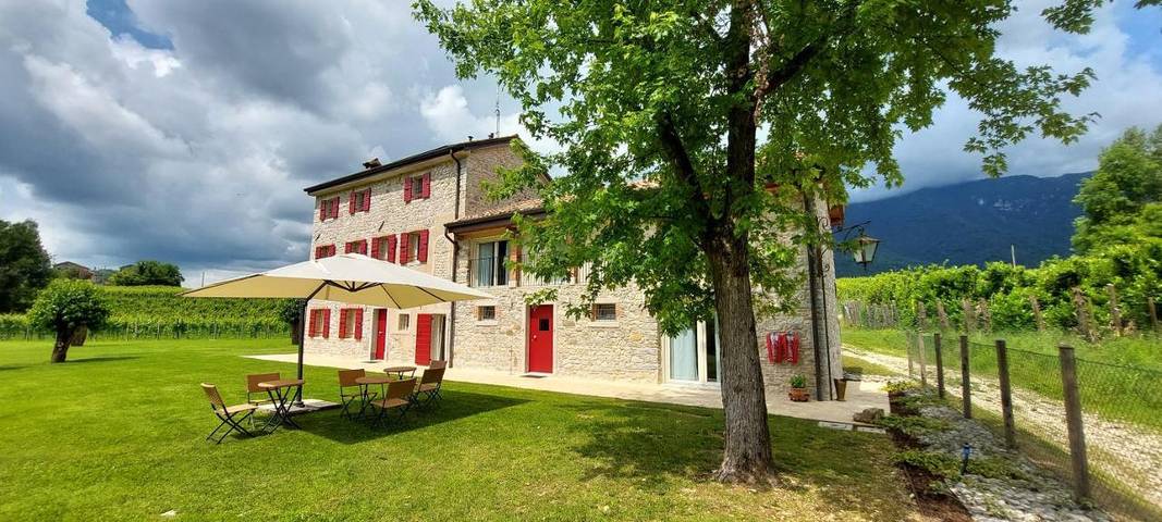Gîte pour 6 personnes, avec vue et jardin, adapté aux familles à Follina