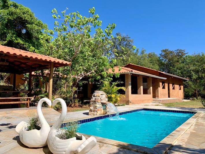 Casas e apartamentos de temporada para 12 pessoas, com jardim e vista e ainda balcão and piscina em Goiás