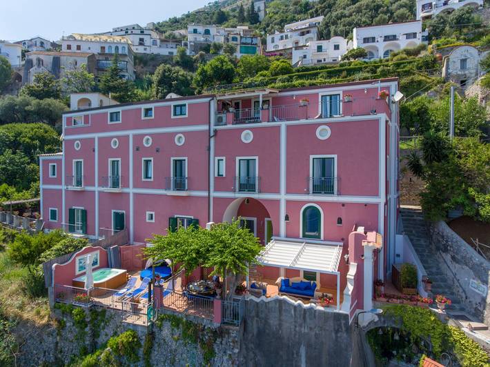 Villa for 10 people, with sauna and balcony as well as hot tub - 1
