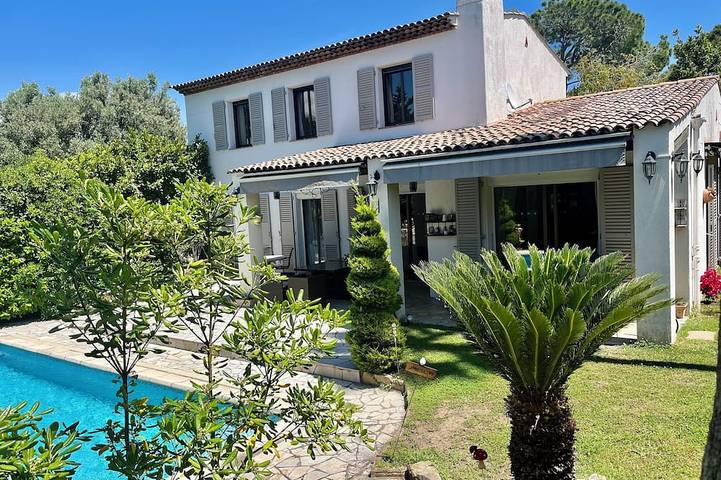 Villa pour 8 personnes, avec jacuzzi et jardin à Villeneuve-Loubet