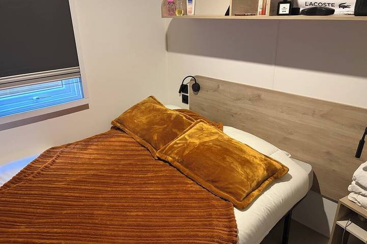 Cosy 3 bed mobile home, swimming pool in La Crau, Mittelmeerküste (Frankreich)