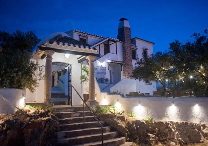 Apartamento para 8 personas, con Balcón y Jacuzzi además de Terraza y Jardín en Ruidera