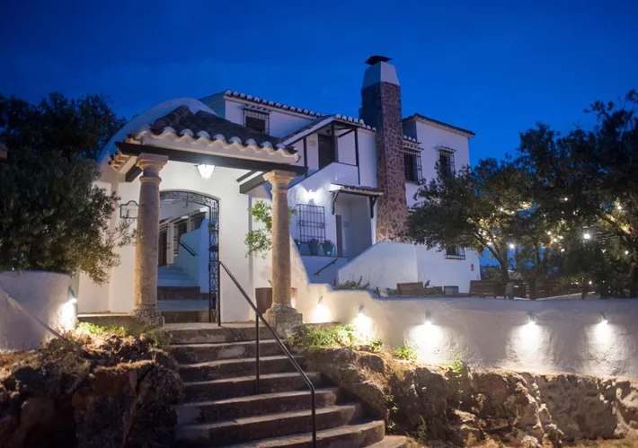 Casa de vacaciones para 8 personas, con jardín además de jacuzzi y piscina - 1