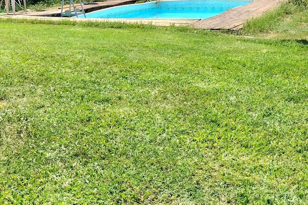 Villa con tende glamping immersa nella natura. in Lauria, Potenza Province