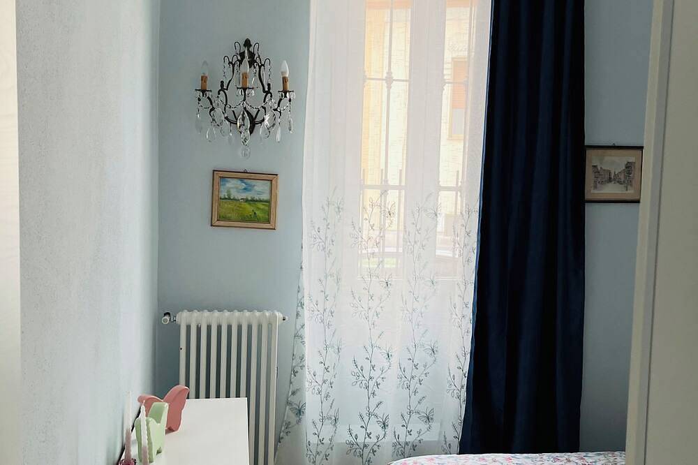 Casa Indipendente a Pochi Passi Dalla Stazione, in Casale Monferrato (Town), Casale Monferrato