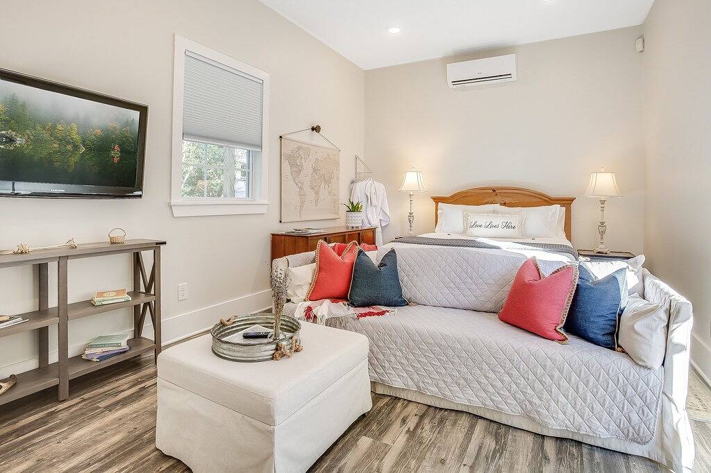 Cottage for 2 Guests in Charleston, South Carolina Lowcountry