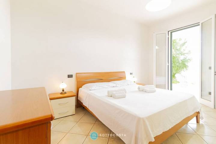 Entire apartment, Holiday apartment for 4 people with garden in Torre Dell'orso, Melendugno