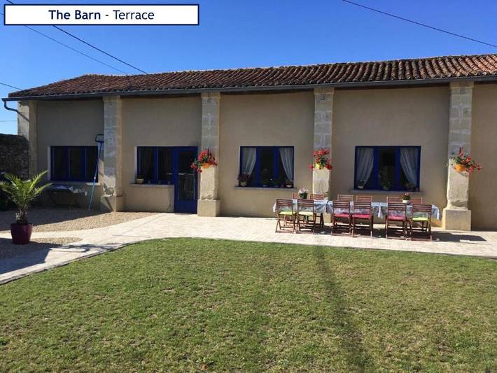 Location de vacances pour 6 personnes, avec Terrasse ainsi que Jardin et Piscine