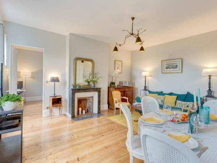 Appartement entier, Charmant appartement rénové à Chantilly avec Wifi et parking in Chantilly, Oise