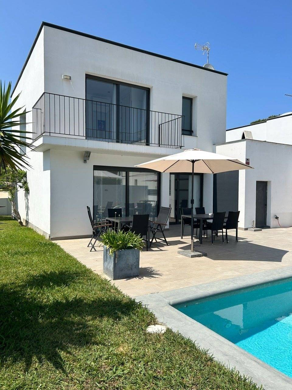 Holiday home for 8 people with balcony in l'Escala, Upper Empordà