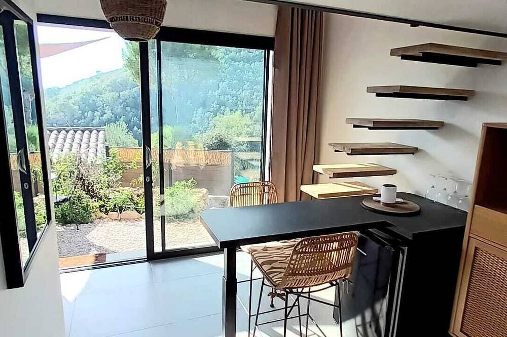 Petite Maison au cœur d'un parc naturel à 10mns de la plage in Biot, Région de Cannes