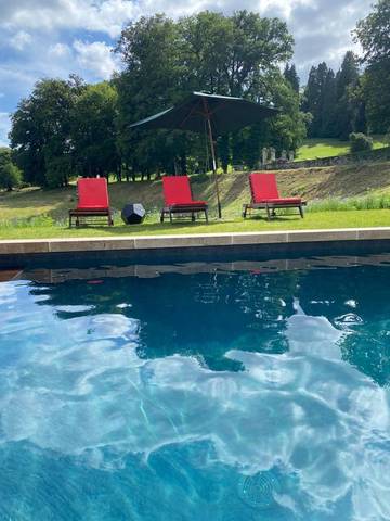 Gîte pour 7 personnes, avec piscine ainsi que jardin et vue, animaux acceptés à Ambazac