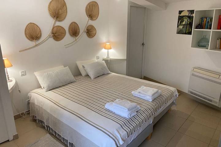 Gîte pour 3 personnes, avec piscine et terrasse ainsi que jacuzzi et jardin à Céret - 3